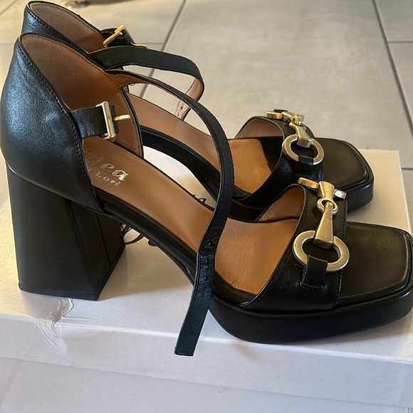 L'idea by Lori Chunky Leather Black Sandals w/Gucci like Buckle "Juice Frenchy" - Picture 3 of 9